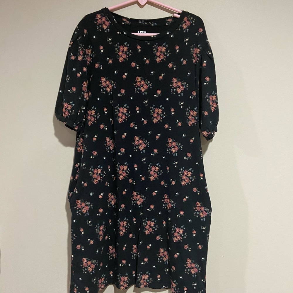 Uniqlo Girls Size 9/10 Floral Dress